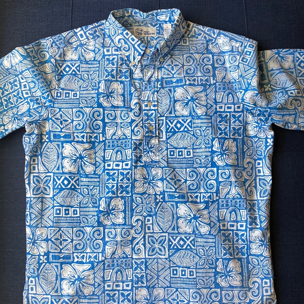 NWOT Reyn Spooner reverse print pullover shirt
